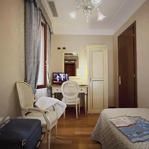 https://ca-doro.hotelslidodijesolo.com